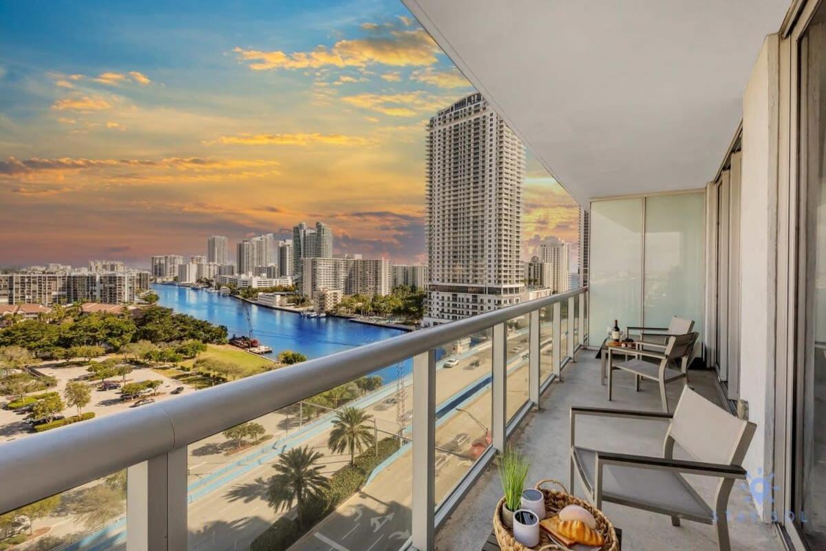 Infinite Views, Amazing Pool, Gym, Near Beach 할렌데일비치 외부 사진